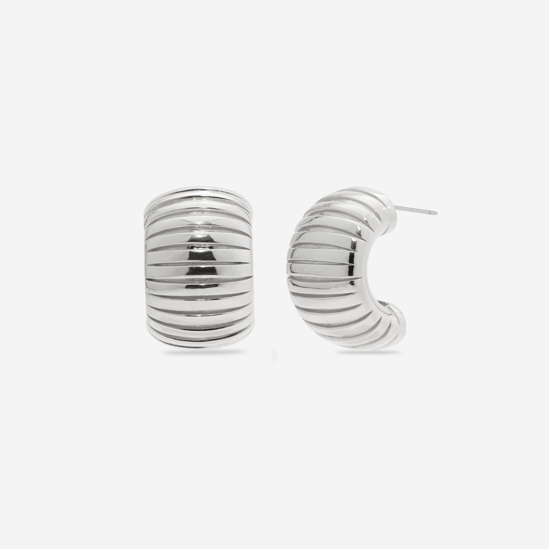 MÉGA Large Step Earrings in gold vermeil—29.4 × 19.9 mm stepped rectangle studs with stainless‑steel posts, lightweight 12 g.