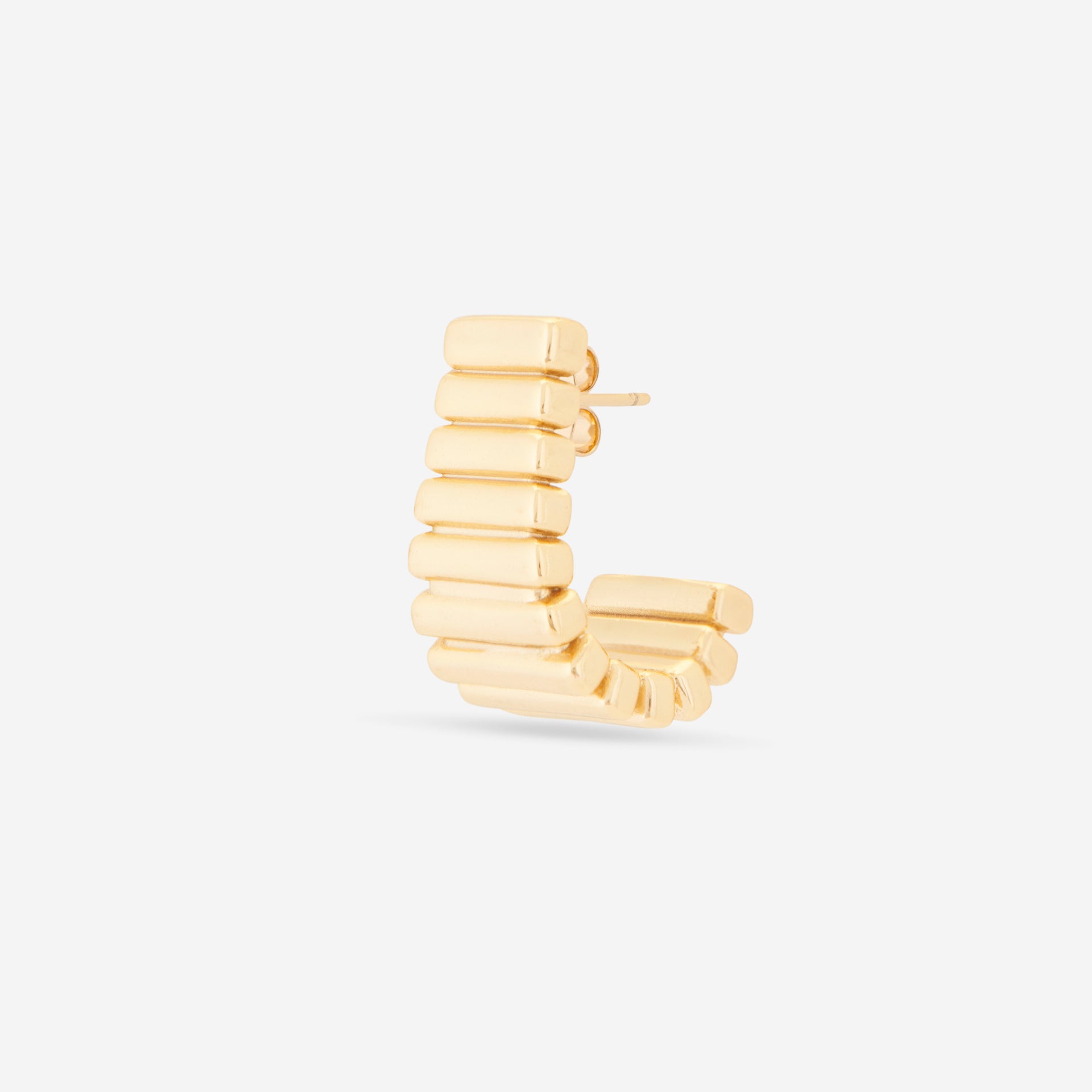 MÉGA Stair Earrings in gold vermeil—graduated stepped studs, 24.4 × 10–14.1 mm with stainless‑steel posts, lightweight 13 g.