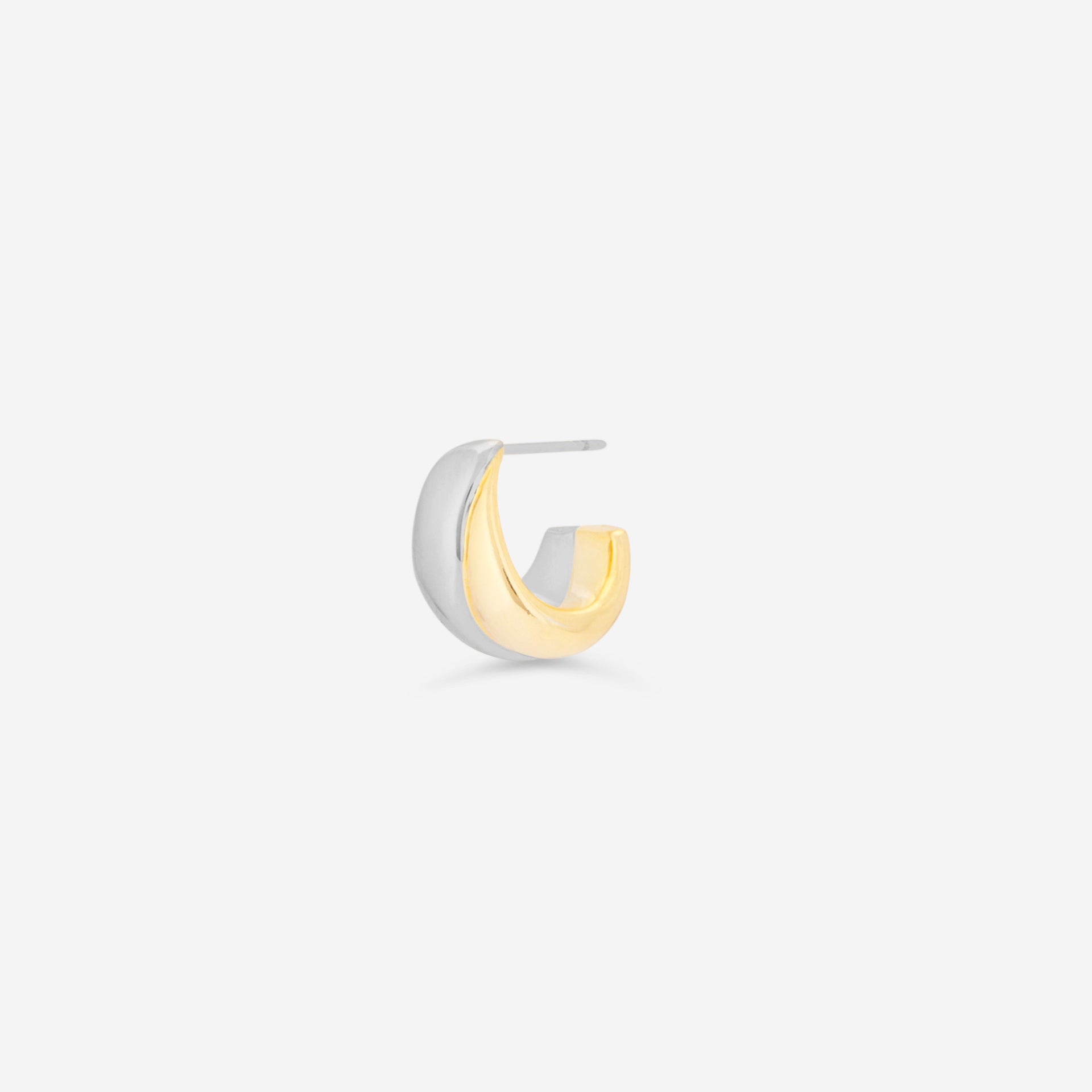 MÉGA Crossover Ring in gold vermeil—intertwined dual-band ring (approx. 5 mm width), lightweight (~8 g), polished and sculptural.