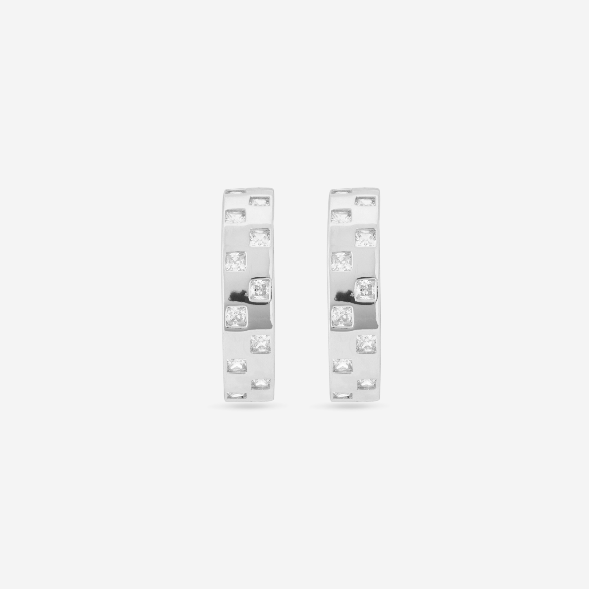 MÉGA Checkered Mini Earrings in gold vermeil—15 mm mini hoops with checker texture and princess-cut CZ, stainless-steel posts, lightweight 2.9 g.
