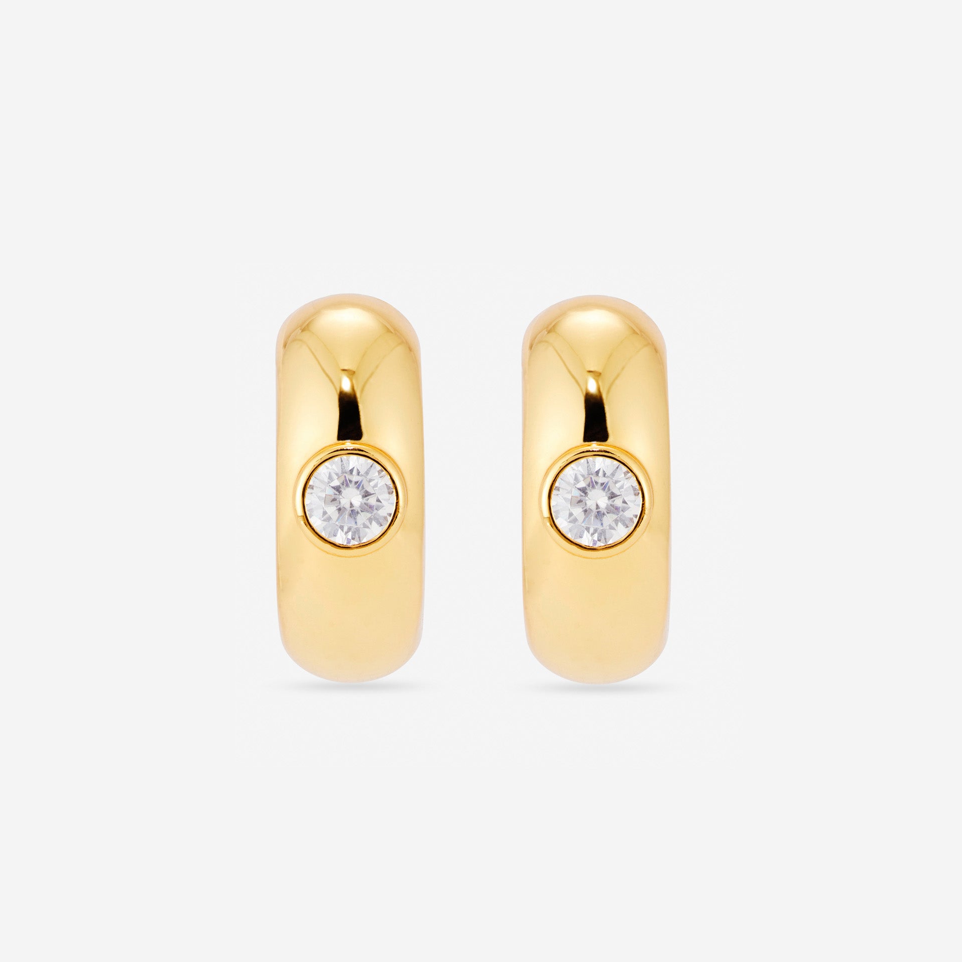 MÉGA Large Donut Earrings in gold vermeil—CZ-studded sculptural hoops, 26 × 10 mm, lightweight at 9 g, with stainless-steel posts.
