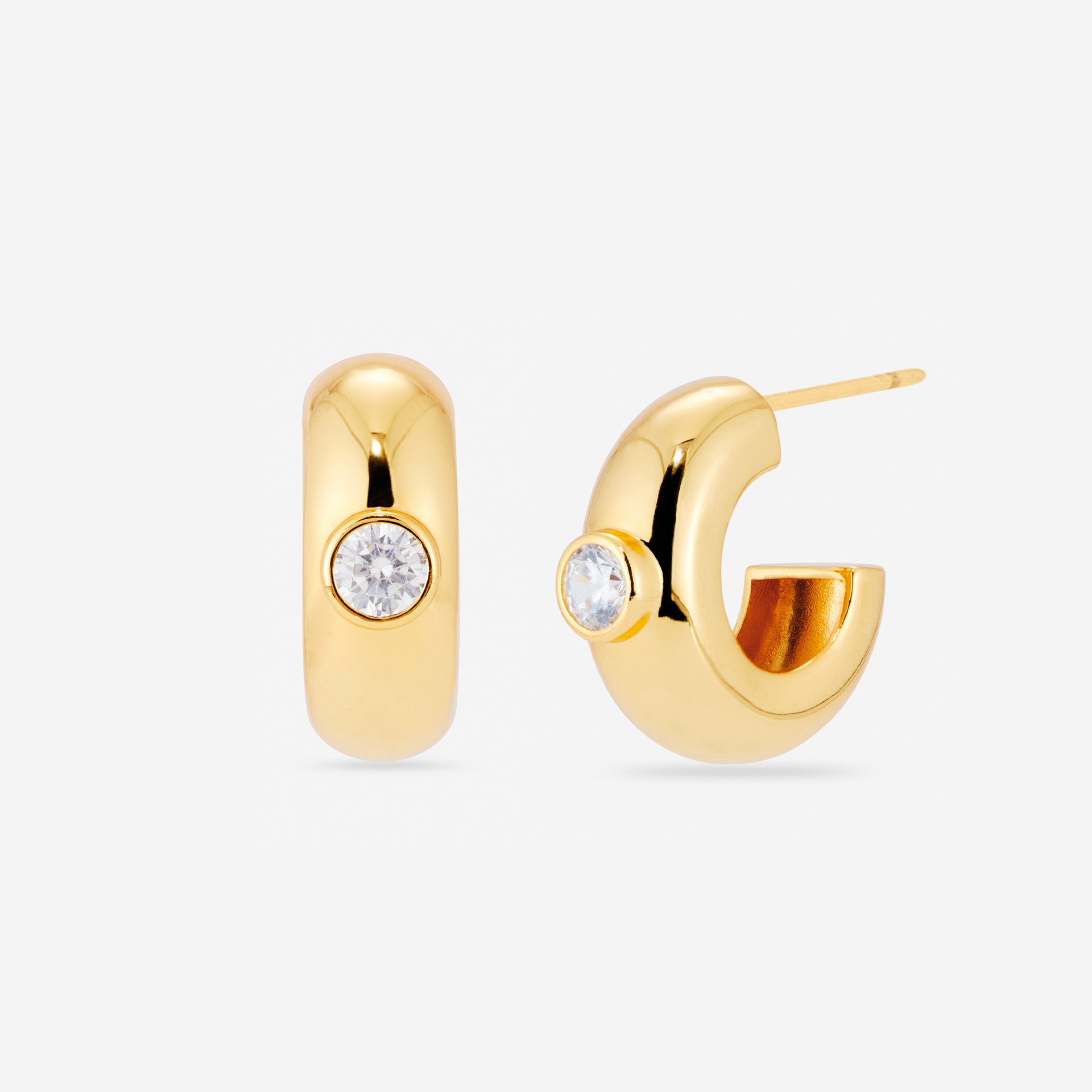 MÉGA Large Donut Earrings in gold vermeil—CZ-studded sculptural hoops, 26 × 10 mm, lightweight at 9 g, with stainless-steel posts.