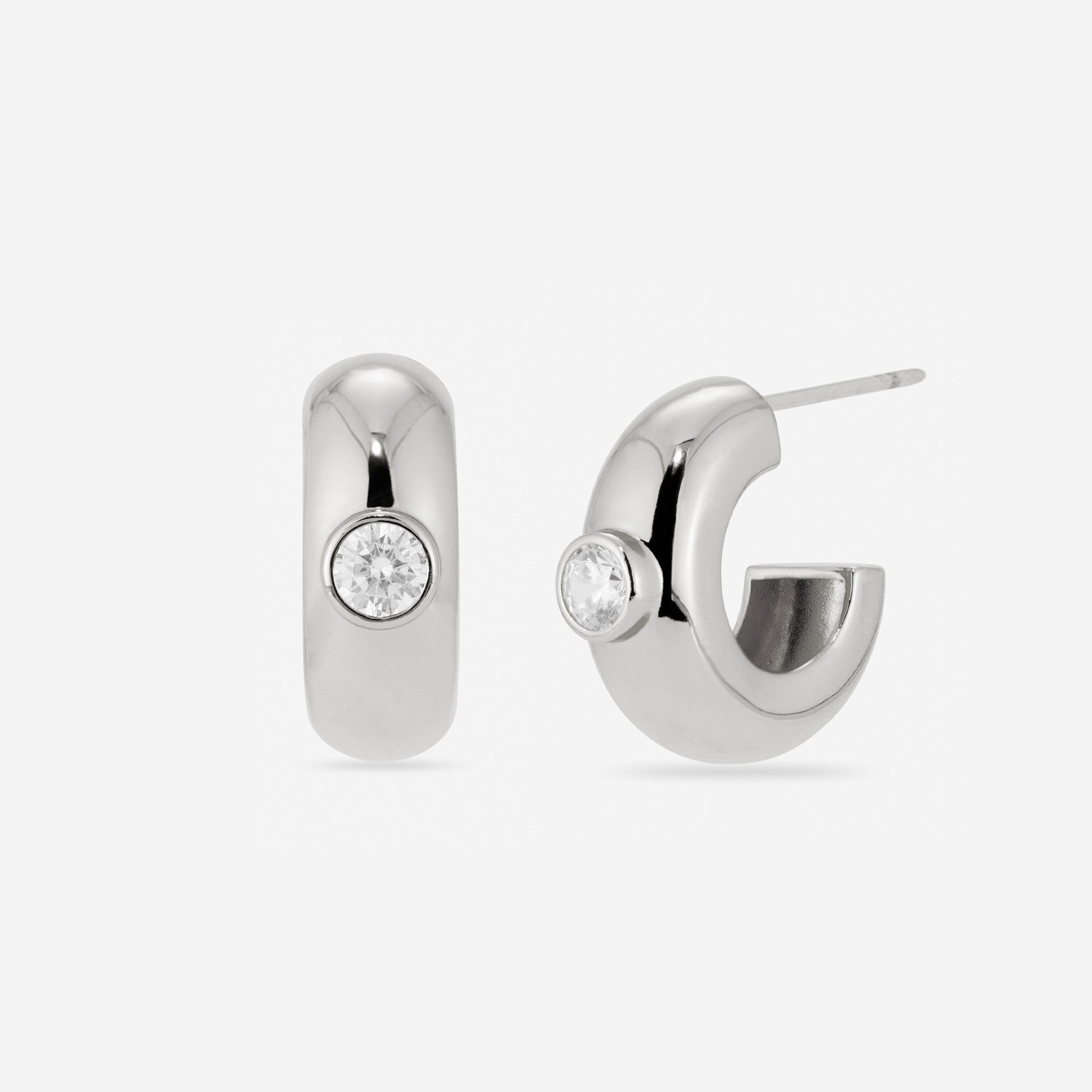 MÉGA Large Donut Earrings in gold vermeil—CZ-studded sculptural hoops, 26 × 10 mm, lightweight at 9 g, with stainless-steel posts.