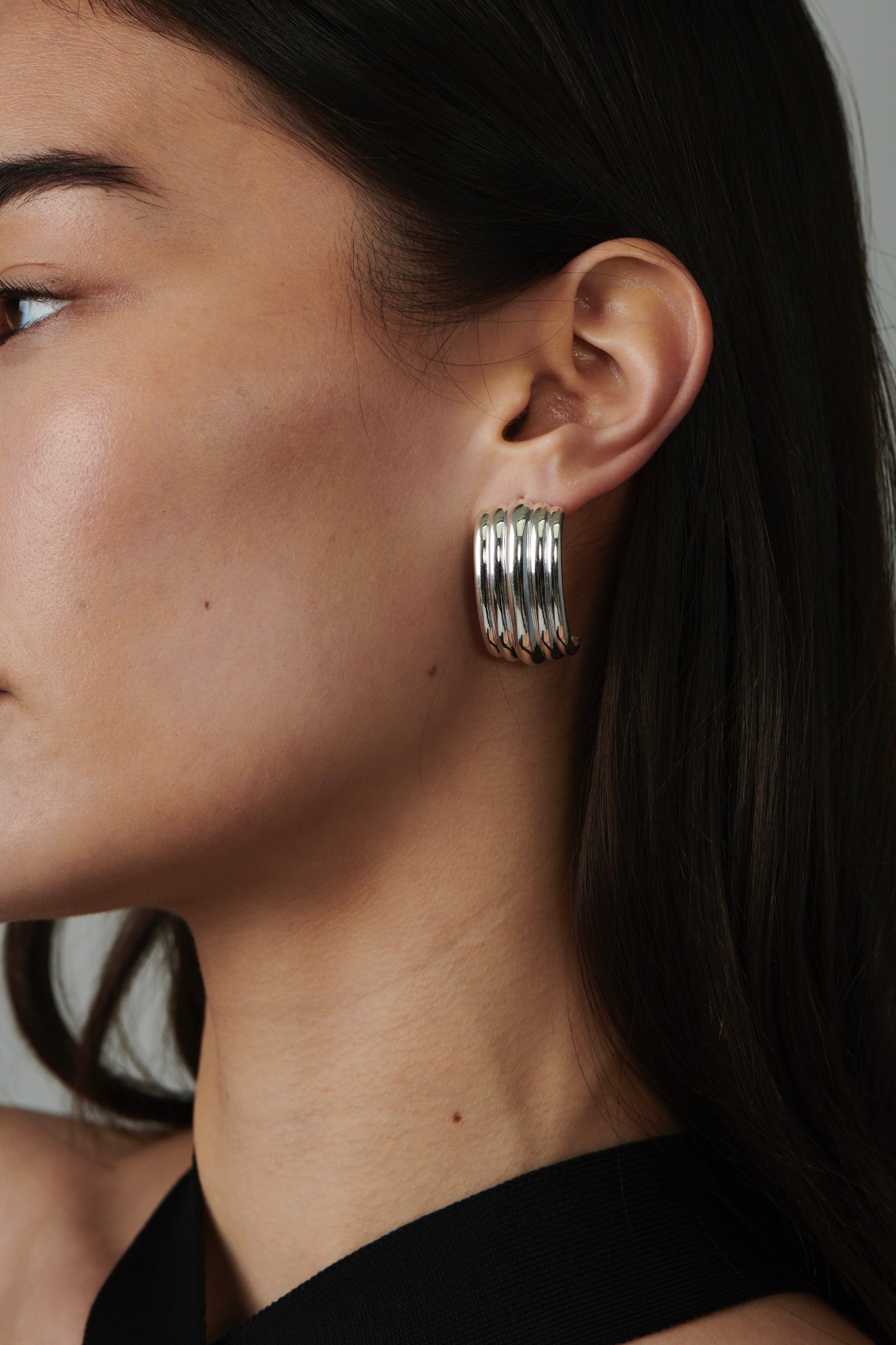 MÉGA Large Waterfall Earrings in gold vermeil—32.3 × 16.8 mm ridged elongated drops, stainless‑steel posts, lightweight 8 g.