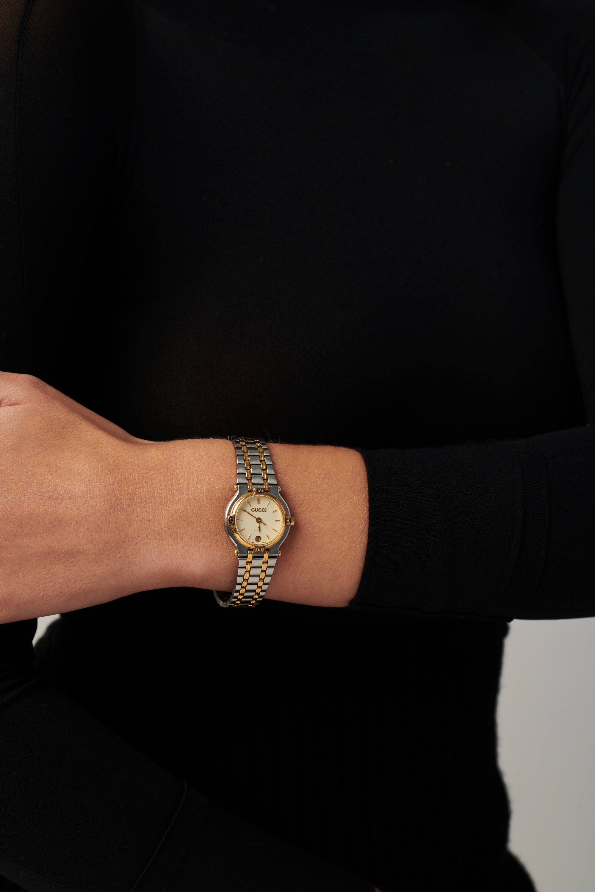 GUCCI model 9000L Watch – MÉGA