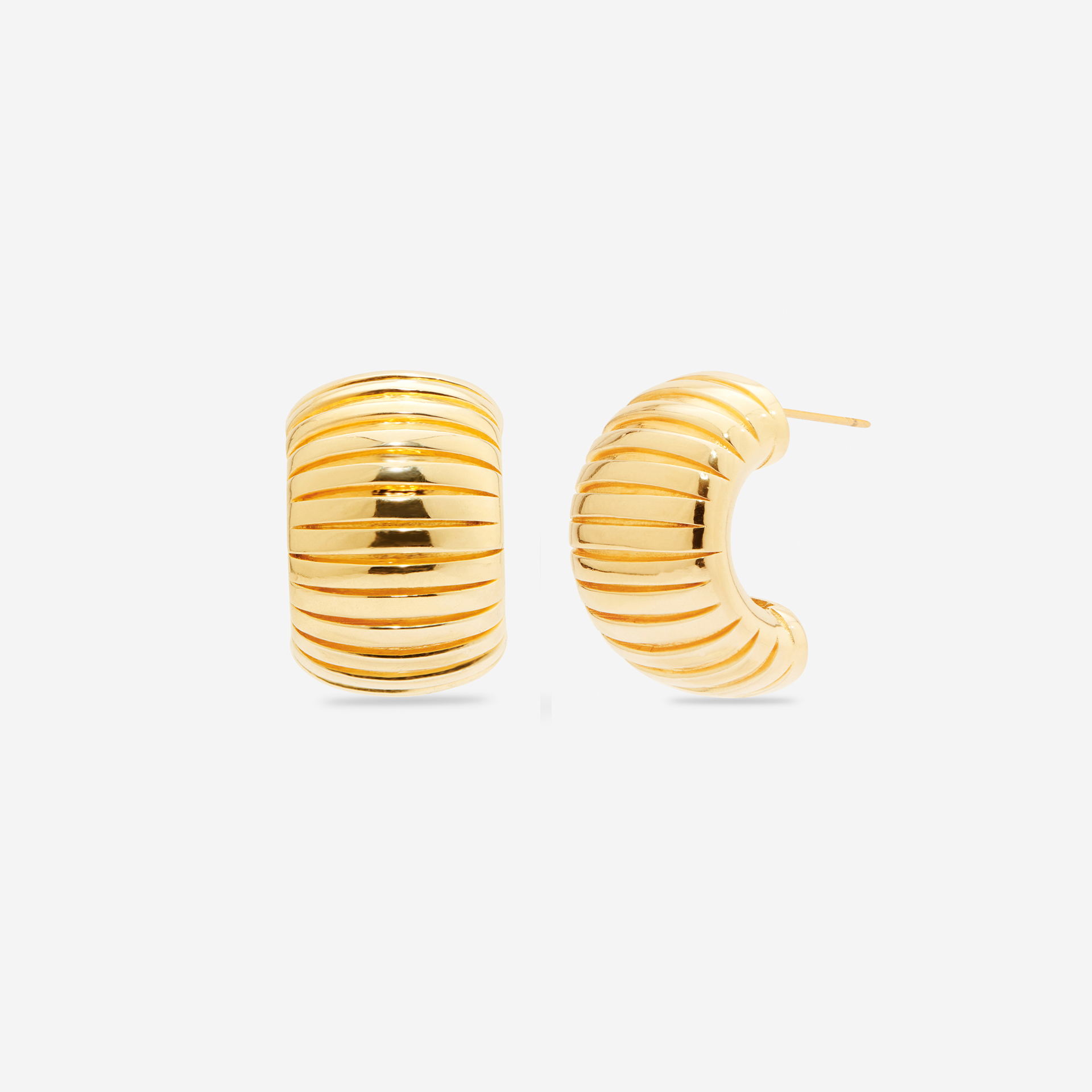 MÉGA Large Step Earrings in gold vermeil—29.4 × 19.9 mm stepped rectangle studs with stainless‑steel posts, lightweight 12 g.