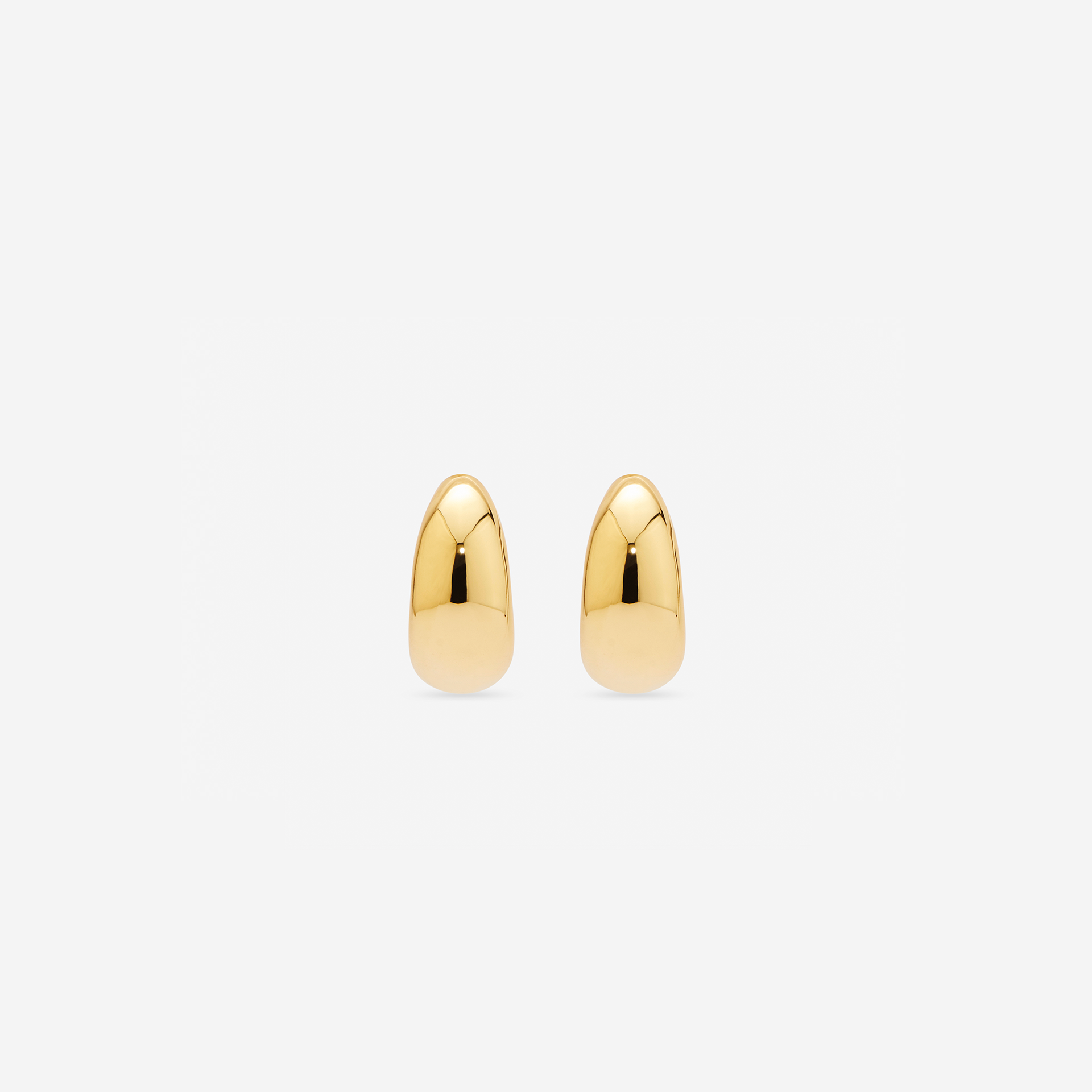 MÉGA Hershey Earrings in gold vermeil—lightweight everyday hoops, 16.5 mm × 11.5 mm with stainless-steel posts, 4 g.