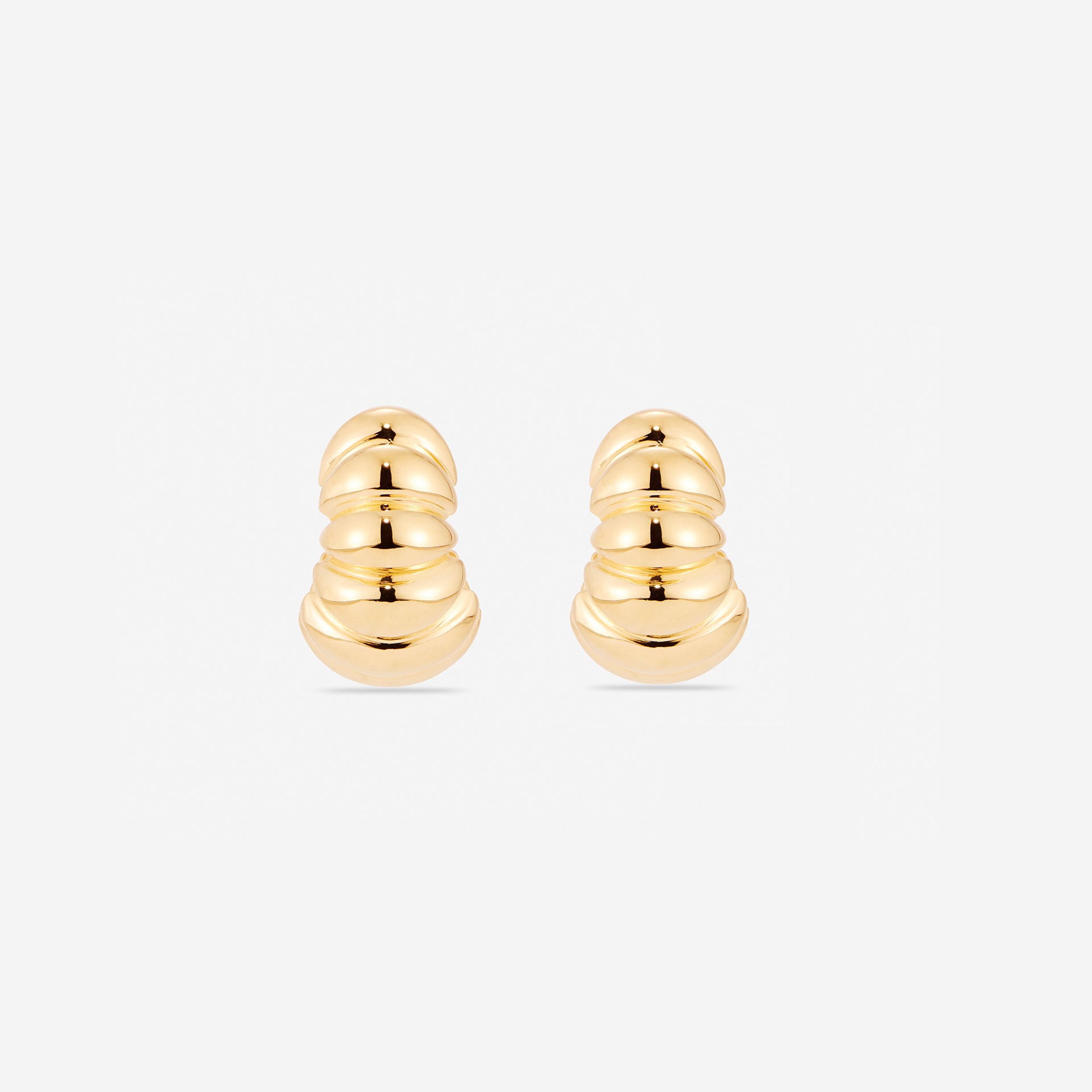 MÉGA Baby Ridge Hoop Earrings in gold vermeil—6.5 mm slim hoops with ridge detail, lightweight and refined.